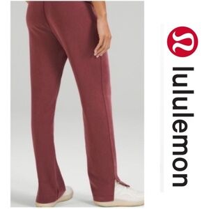 NEW | LuLulemon | High Rise Slim-Leg Pant (31") | Size 10 | Red Merlot